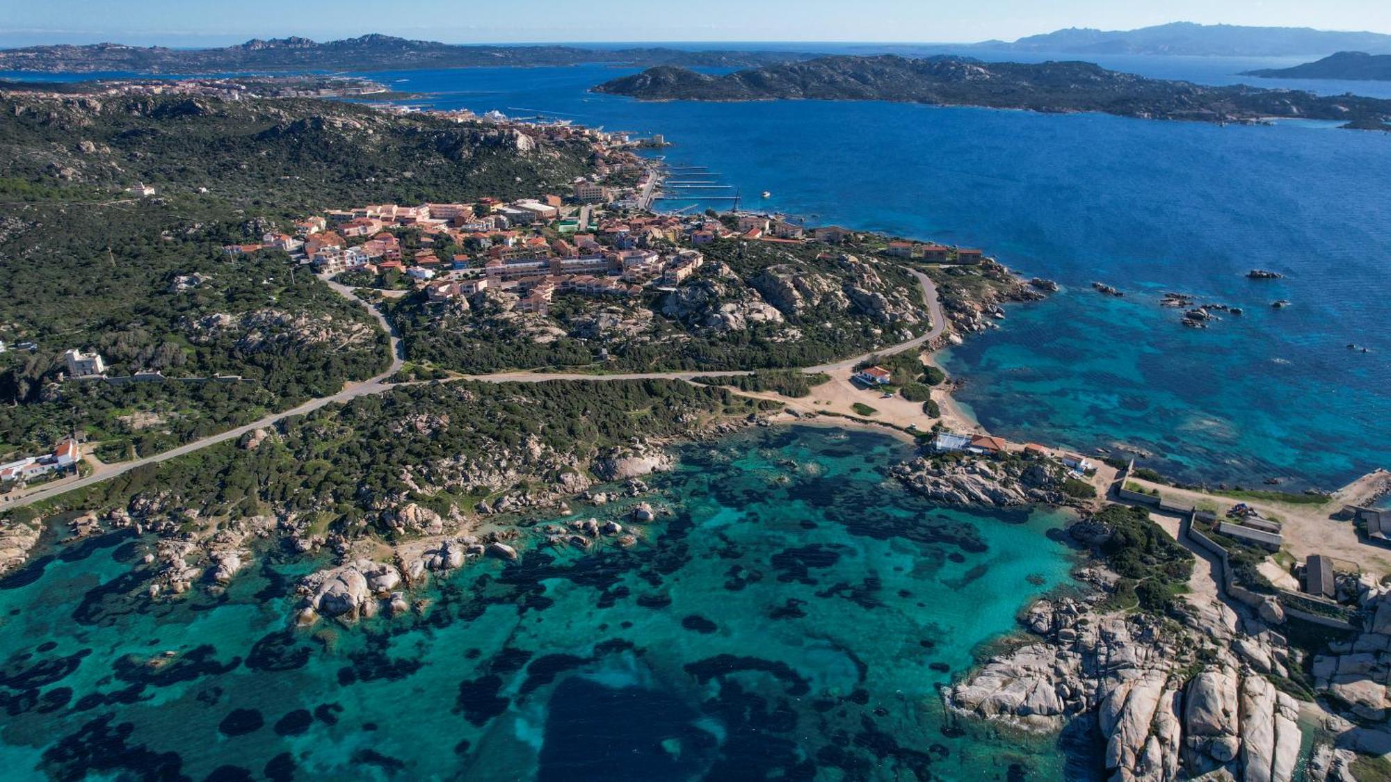 A Punta Tegge Il Mare La Spiaggia Il Tramonto Villa Ла Мадалена Екстериор снимка